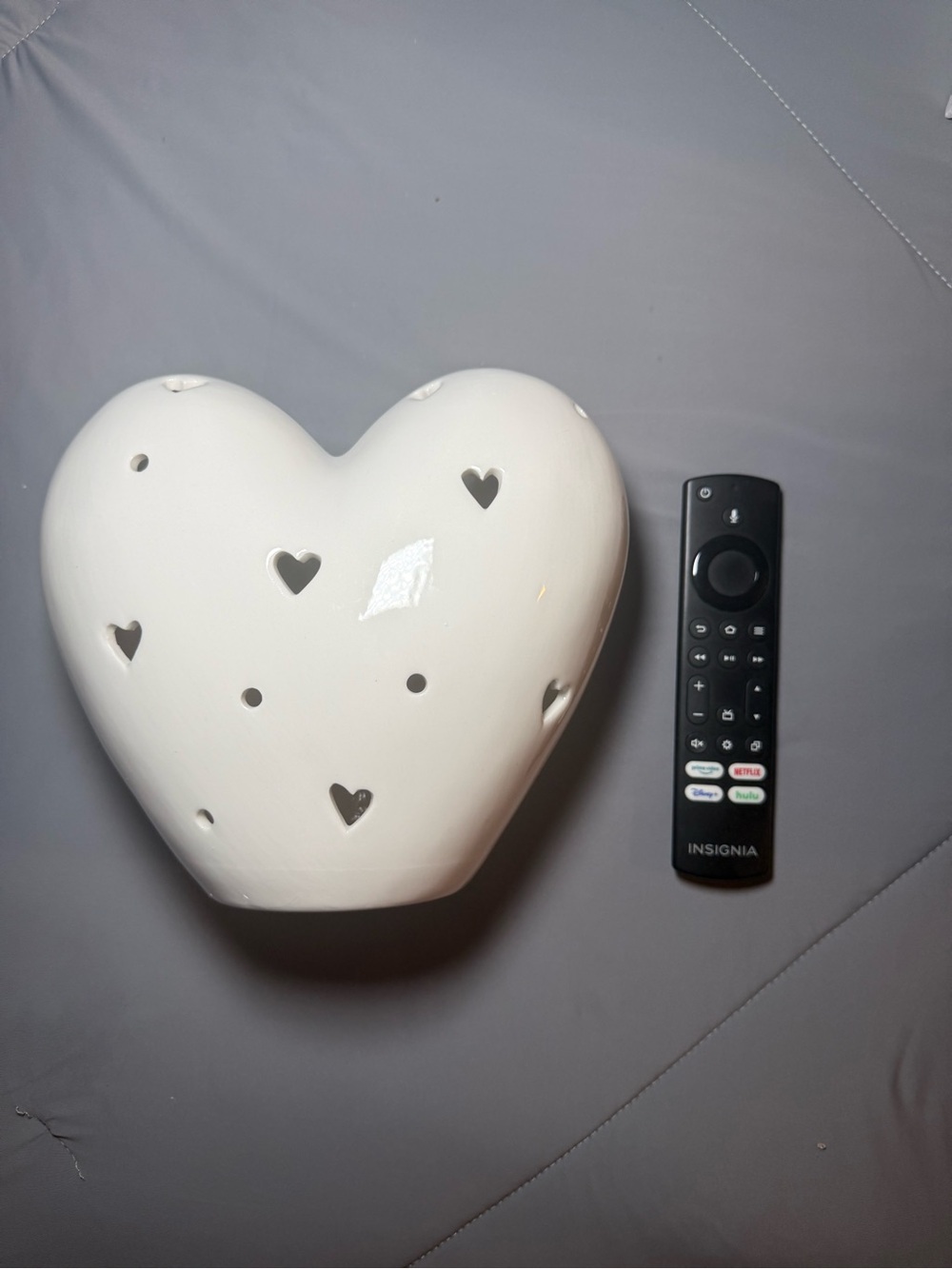 Cracker Barrel Light Up Ceramic Heart White with Cutout Hearts Night Light - Picture 6 of 9